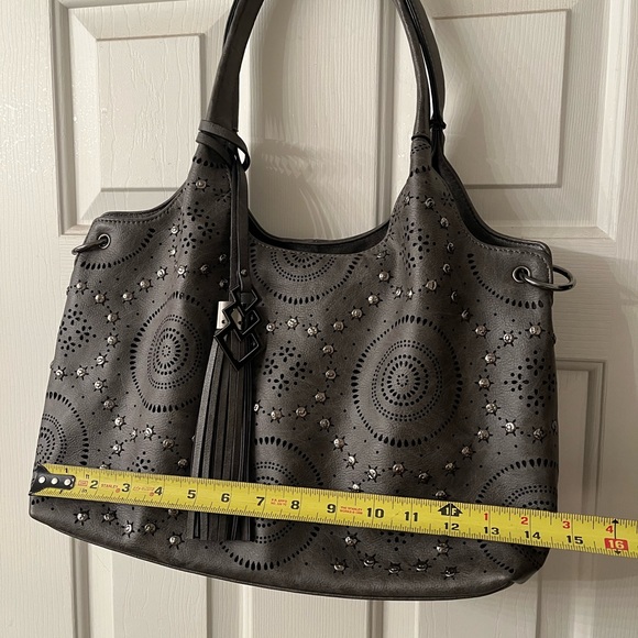 🙌Exquisite Grey Vegan Leather Purse “New without Tags” - Picture 9 of 9